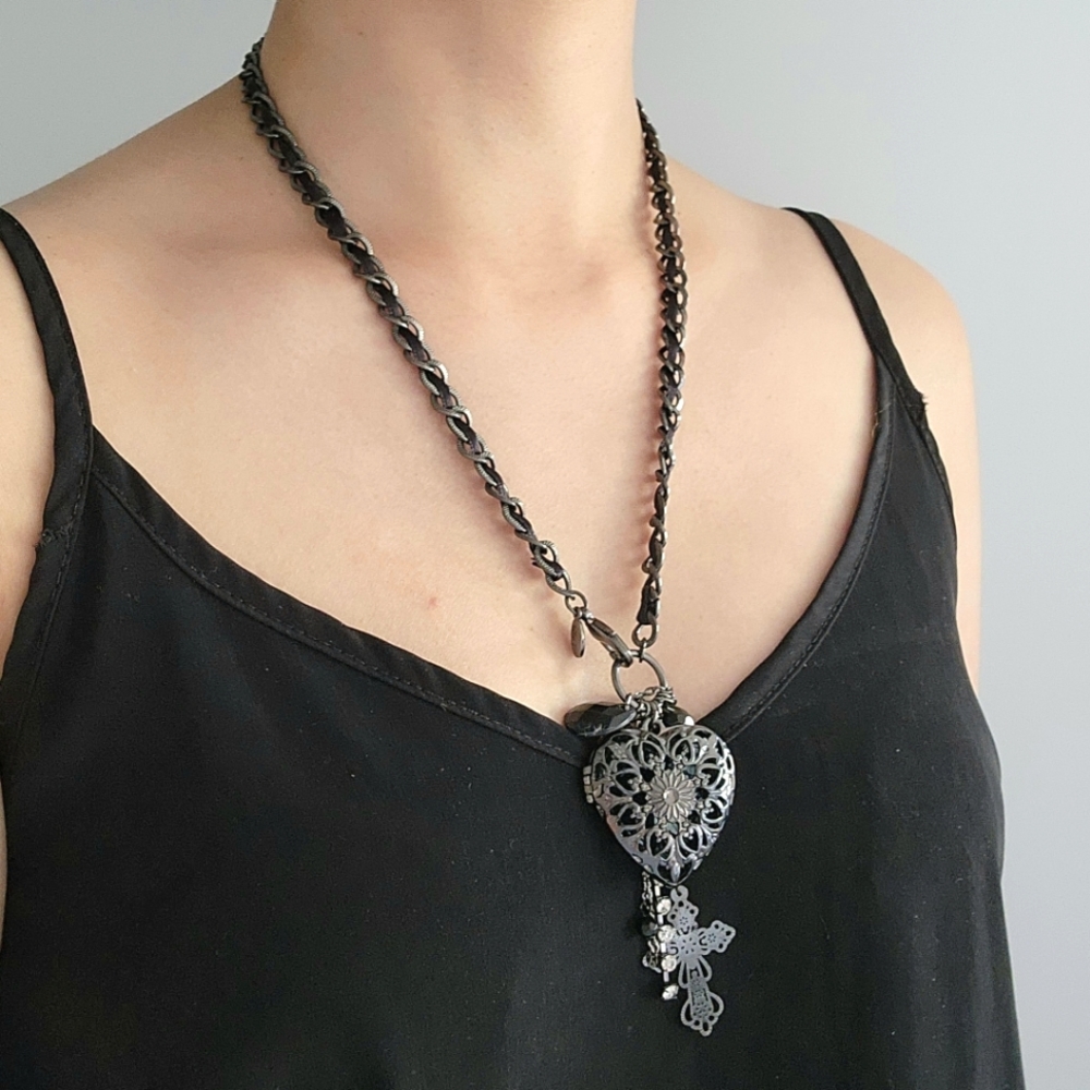 Guess black long necklace heart pendant - Picture 6 of 6